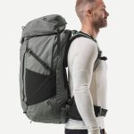 Mochila montaña y trekking viaje 70+6 L Hombre Forclaz Travel 500