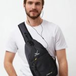 Seis bandoleras de pecho para hombre baratas y con estilo | Escaparate: compras y ofertas | EL PAÍS