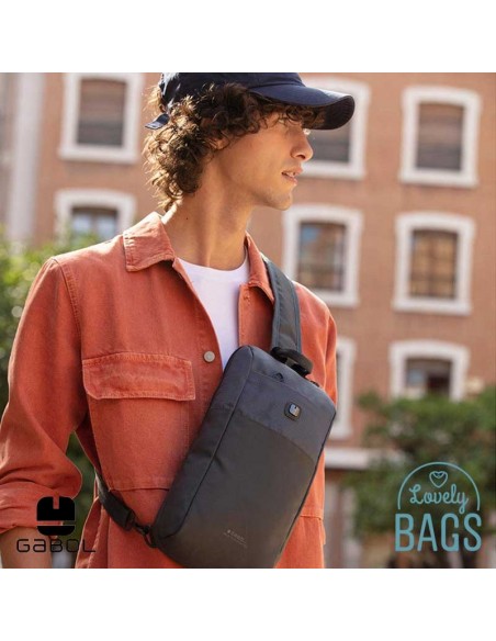 mochila-cruzada-hombre-101xhp-1.jpg Mochila cruzada gris impermeable Gabol Exit - Imagen 1