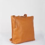 Mochila de cuero mujer marrón Avellana · POCKET ·