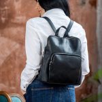 Mochila de cuero personalizada para mujer: bolso para portátil hecho a mano, compatible con portátiles de 14 pulgadas, correas ajustables, regalo para ella. Etsy España