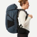 Mochila montaña y trekking viaje 50+6L Mujer Forclaz Travel 900