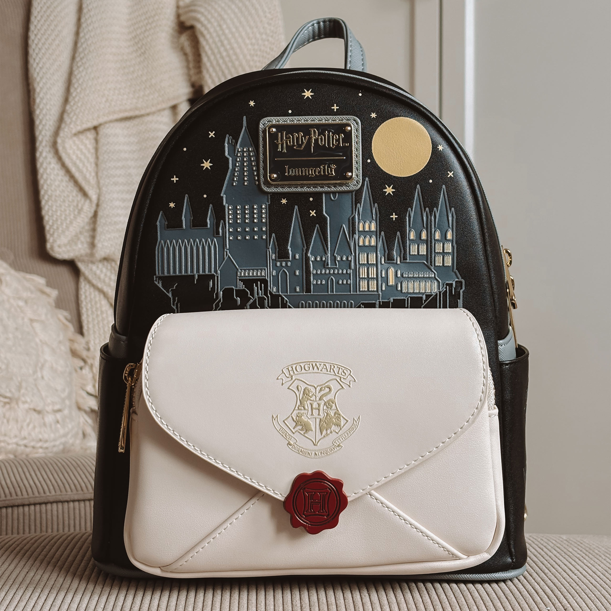 mochila-harry-potter-259rze-1.jpg Harry Potter Mochila Mini Glow in the Dark Carta de Hogwarts - Imagen 1