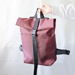 Mochila impermeable con cierre enrollable para mujer: bolso de viaje minimalista para portátil, color burdeos, mochila urbana para uso diario. Etsy España