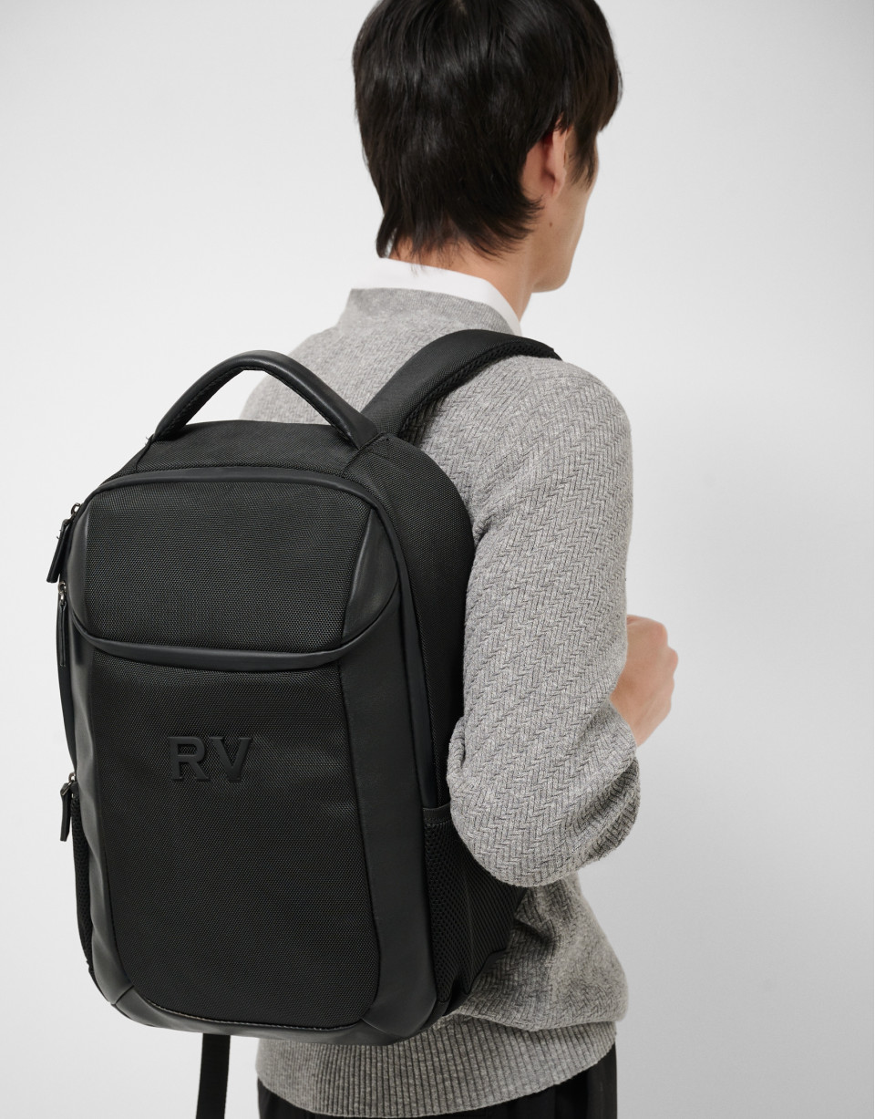 mochila-negra-hombre-571pes-1.jpg Mochila Mim nailon y piel negra Hombre | Roberto Verino - Imagen 1