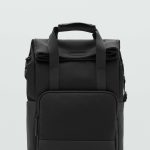 Mochila negra multifuncional