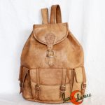 Mochila de cuero marroquí, tres bolsillos mediana, cuero natural.