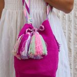 Bolso Wayuu tejido a mano con cierre de cordón