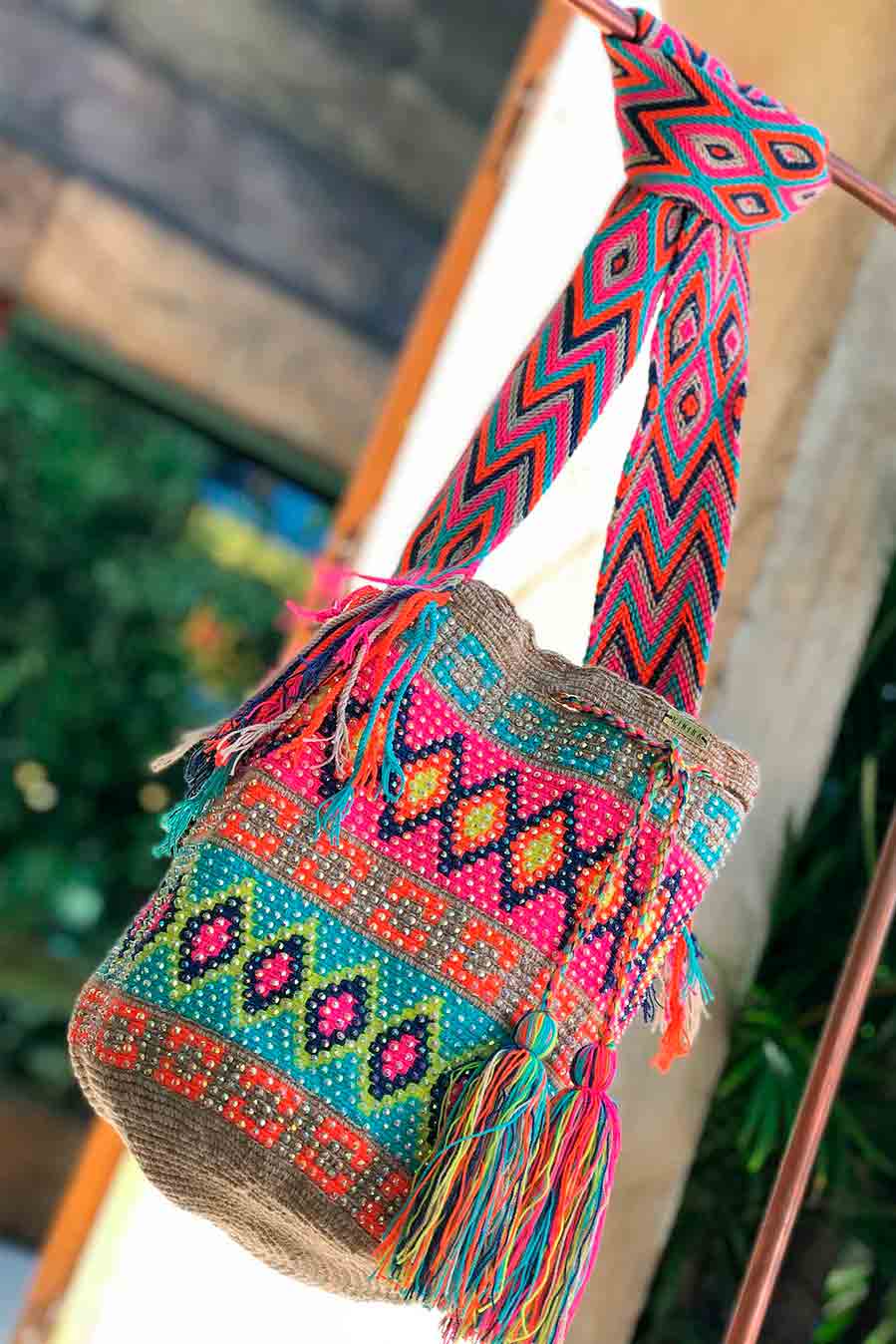 mochilas-wayuu-621nti-1.jpg Bolso Wayuu Para Hilo Mochila Wayuu Carteras Tejidas Wayuu Mochilas Tejidas Tipos De Hilos Para Tejer - Imagen 1