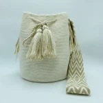 Bolso wayúu blanco con asa blanca y beige • ESWAYUU