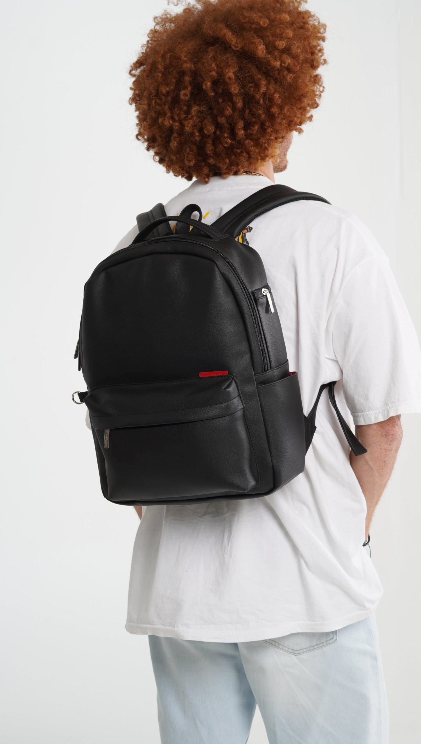 morral-para-hombre-951kni-1.jpg Morrales para hombre: tendencias en diseño y materiales este 2025 – BYMENDEZ - Imagen 1
